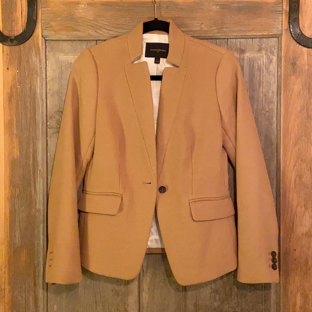 Like New! Banana Republic Camel Blazer sz 0